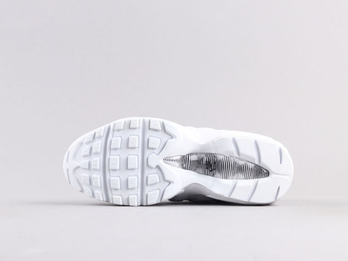 Max95 white by aclotzone