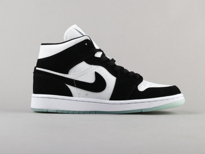 NIKE Air Jordan 1 Nocturnal light by aclotzone