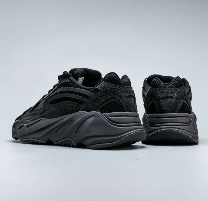 adidas Yeezy Boost 700 V2 Vanta