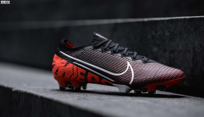 Mercurial Vapor XIII Flyknit 360 SE FG Football Shoes