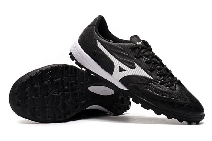 Rebula 3 TF Football Shoes