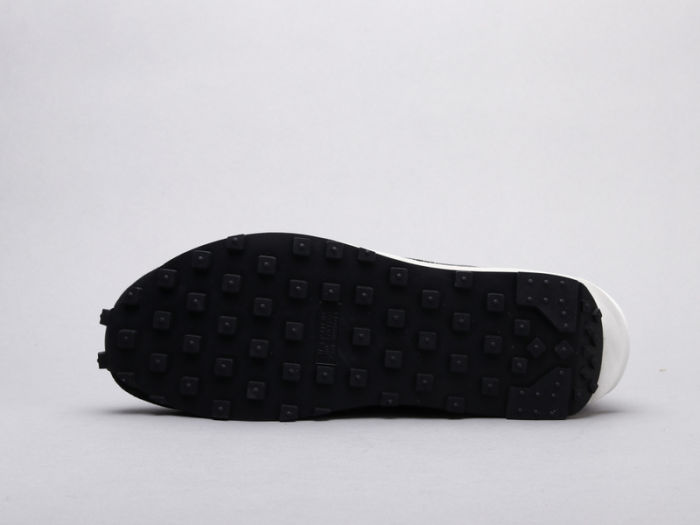 Nike Waffle  x Sacai  black and white by aclotzone