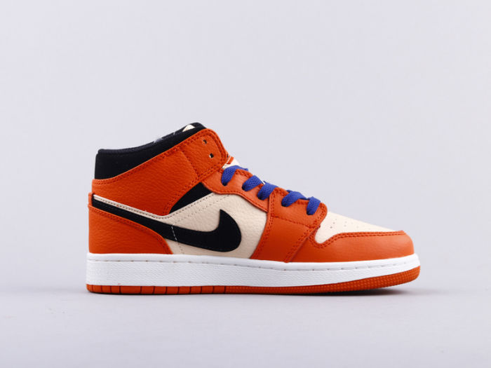 NIKE Air Jordan 1 mid Knicks  by aclotzone