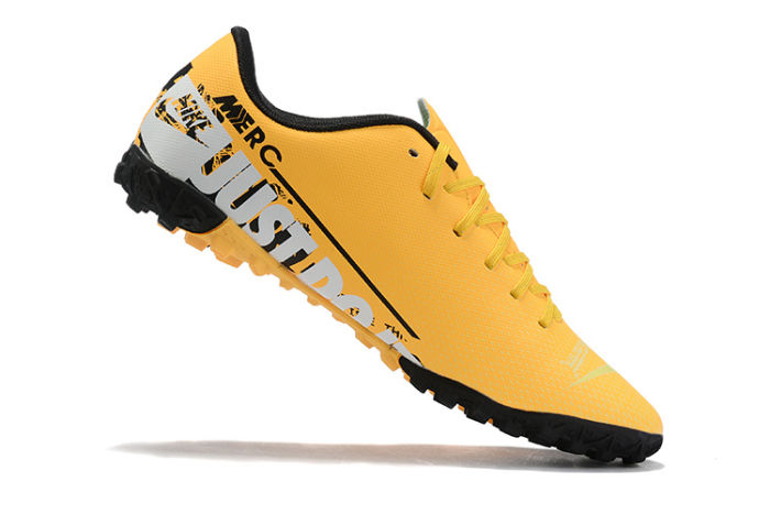 Mercurial Vapor 13 Academy TF Football Shoes