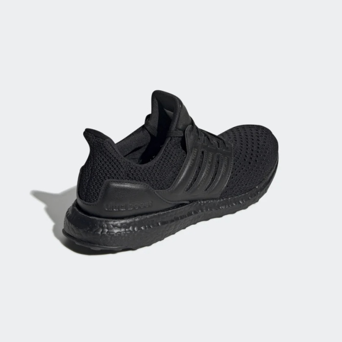 MANCHESTER UNITED ULTRABOOST CLIMA SHOES
