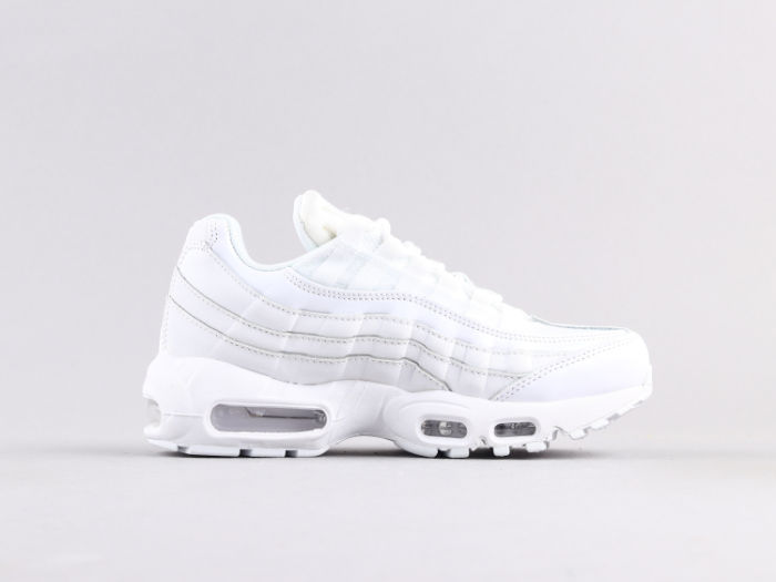 Max95 white by aclotzone