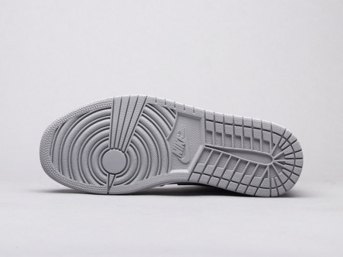 Air Jordan 1 mid by aclotzone