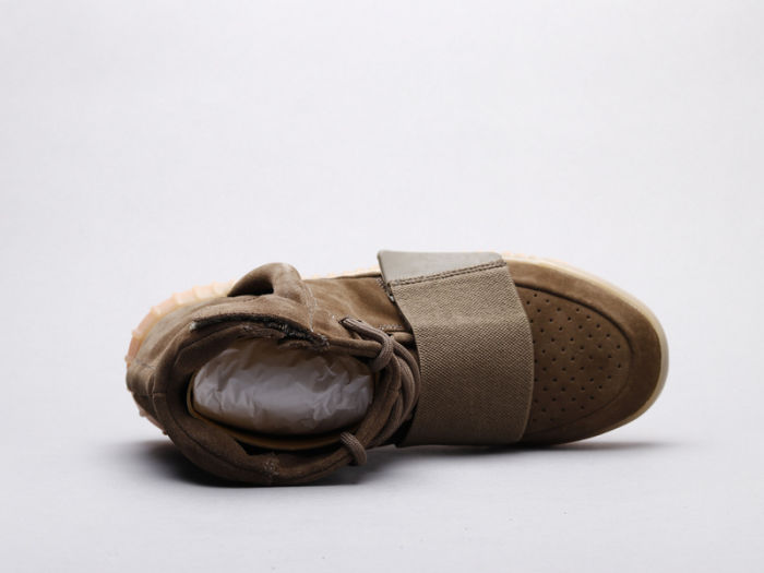 adidas Yeezy 750 Brown raw rubber by aclotzone