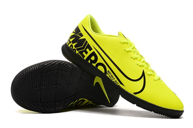 Mercurial Vapor 13 Academy IC Football Shoes