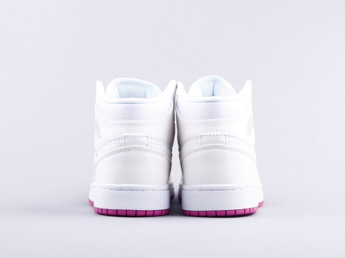 NIKE Air Jordan 1 mid Discoloration by aclotzone