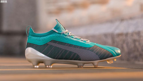 ONE 5.1'Winterized Pack' FG∕AG Football Boots