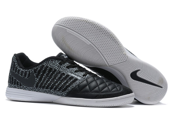 Lunar Gato II MD IC Football Shoes NK017