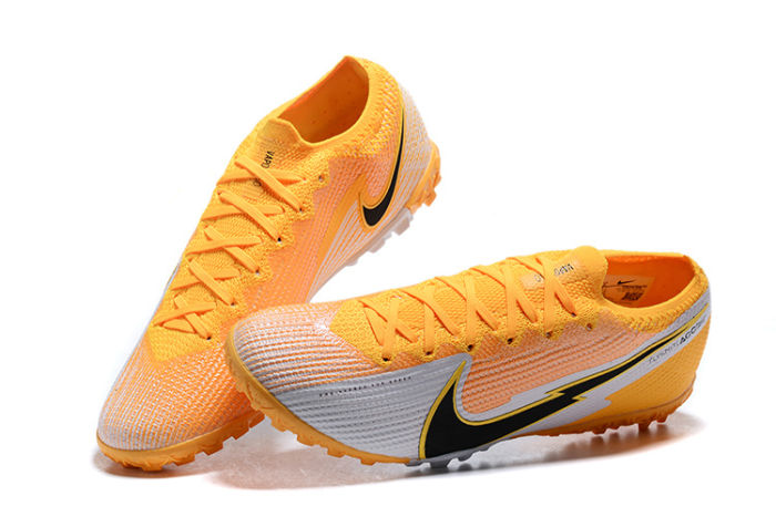 Mercurial Vapor XIII Elite TF Football Shoes