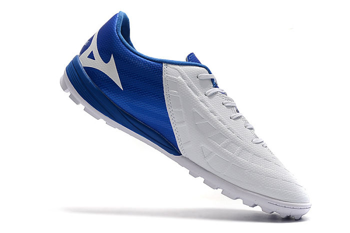 Rebula 3 TF Football Shoes