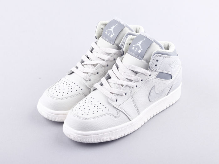 NIKE Air Jordan 1 mid Foggy grey by aclotzone