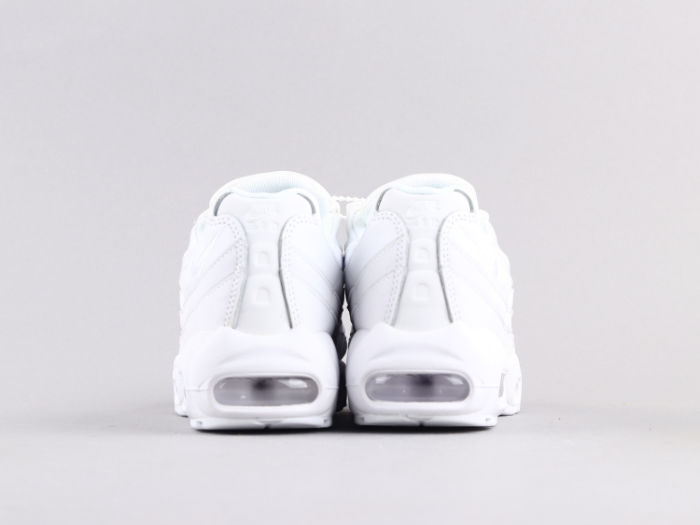 Max95 white by aclotzone