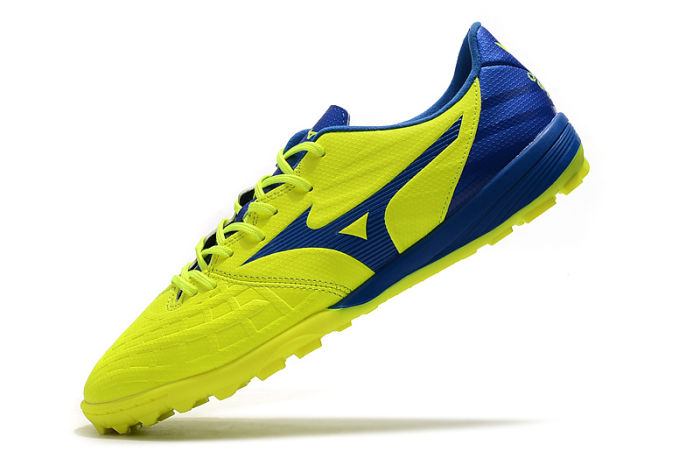 Rebula 3 TF Football Shoes