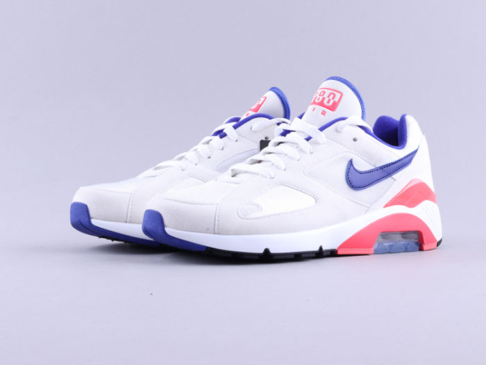 max180 White blue red by aclotzone