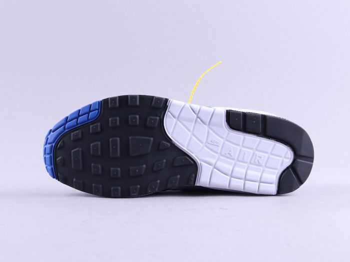 Max1 white and blue by aclotzone