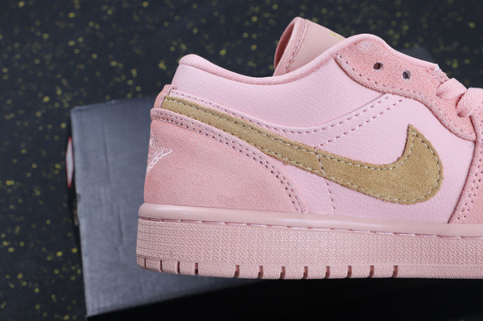 Women's AJ 1 Low Retro Classics Shoes CJ9216-676