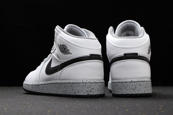 AJ 1 Mid Retro Classics Shoes 554724-115