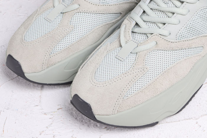 YEEZY BOOST 700