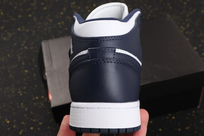 AJ 1 Mid Retro Classics Shoes 554724-174