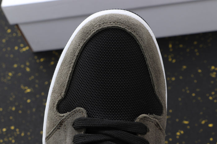 AJ 1 Mid Retro Classics Shoes BQ6472-030