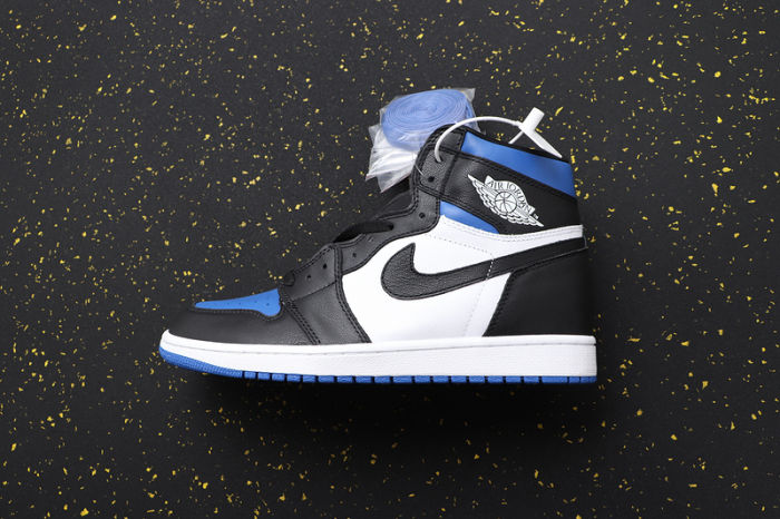 AJ 1 High Retro Classics Shoes 555088-041