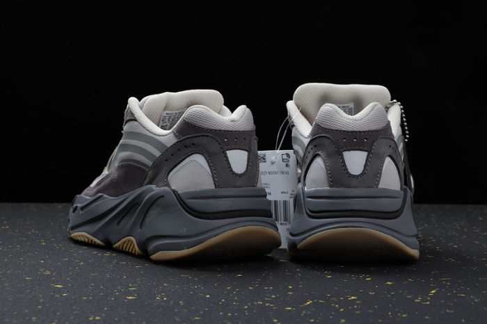 YEEZY BOOST 700