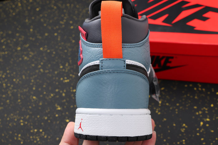 AJ 1 Mid Retro Classics Shoes CU2802-100