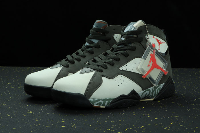AJ7 Retro Classics Shoes AT3375-100