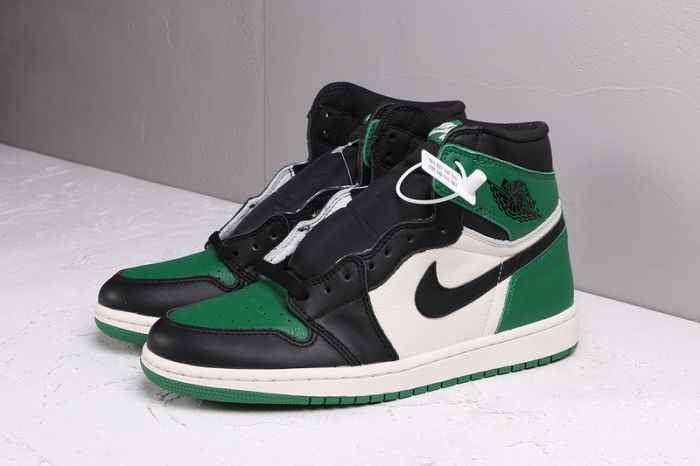 AJ 1 High Retro Classics Shoes 555088-302