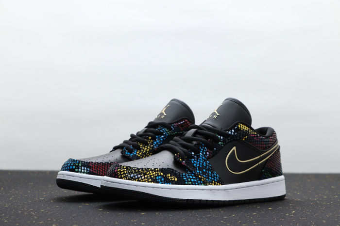 AJ 1 Low Retro Classics Shoes CW5580-001