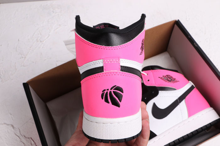 Women's AJ 1 High Retro Classics Shoes 881426-009