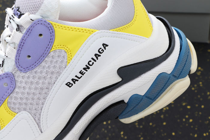 Triple S Classics 4303