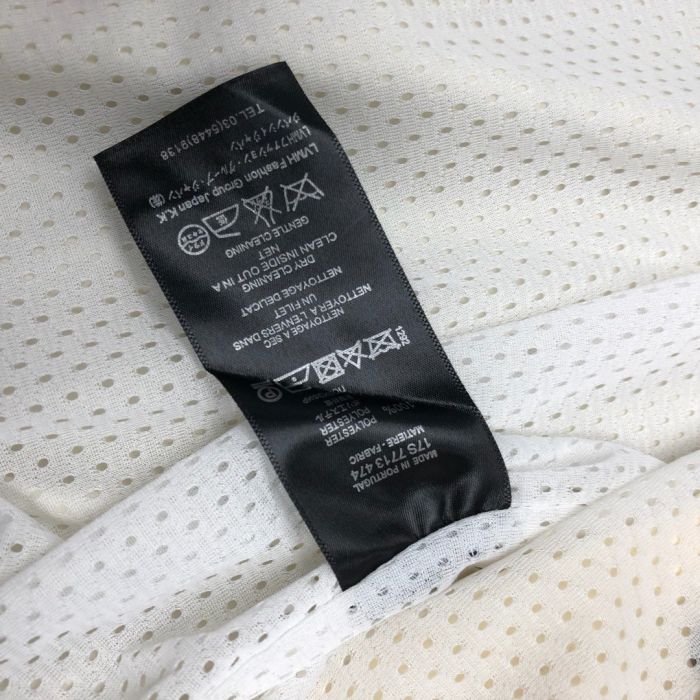 The latest jacket of Balenciaga's 2020 counter is imported fabrics, personalized multi-standard elements, wearing spirit, fashion trend, super good version, full of tide, original hardware, high-end customization, no matter the fabric version, it is perfect. A must-have item for high-end people. M-3XL