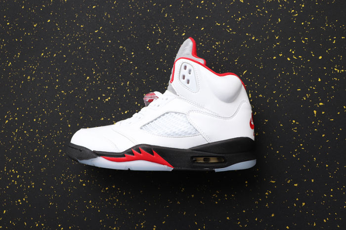 AJ5 Retro Classics Shoes DA1911-102