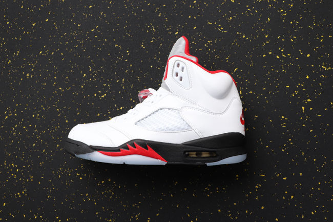 AJ5 Retro Classics Shoes DA1911-102
