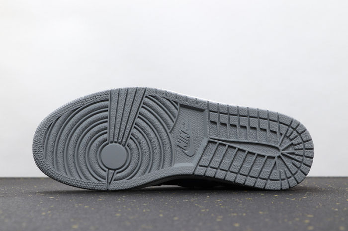 AJ 1 Mid Retro Classics Shoes 554724-065