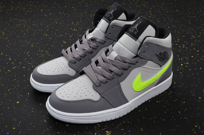 AJ 1 Mid Retro Classics Shoes 554724-072