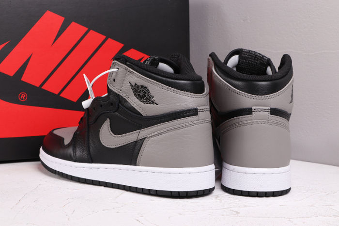 Women's AJ 1 High Retro Classics Shoes 575441-013
