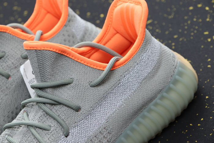 YEEZY BOOST 350 V2