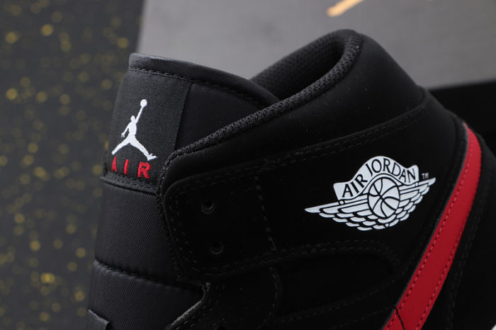 AJ 1 Mid Retro Classics Shoes 554724-065