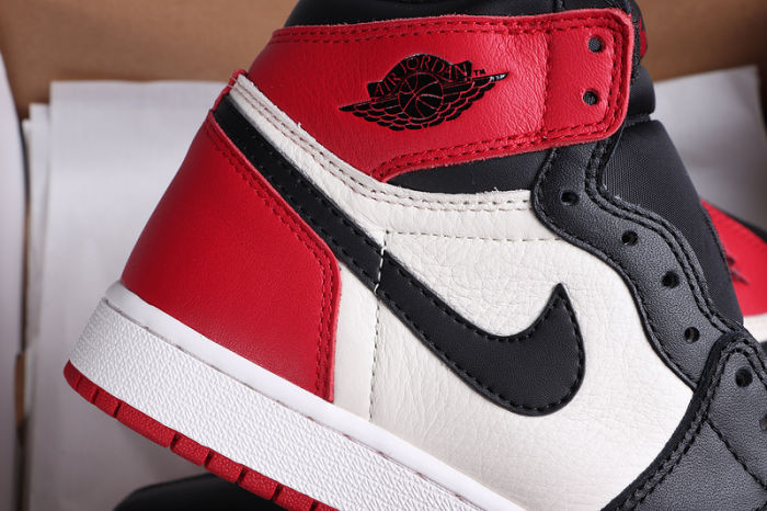 Women's AJ 1 High Retro Classics Shoes 575441-610
