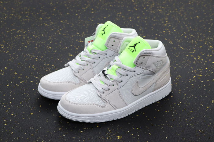 AJ 1 Mid Retro Classics Shoes CV3018-001