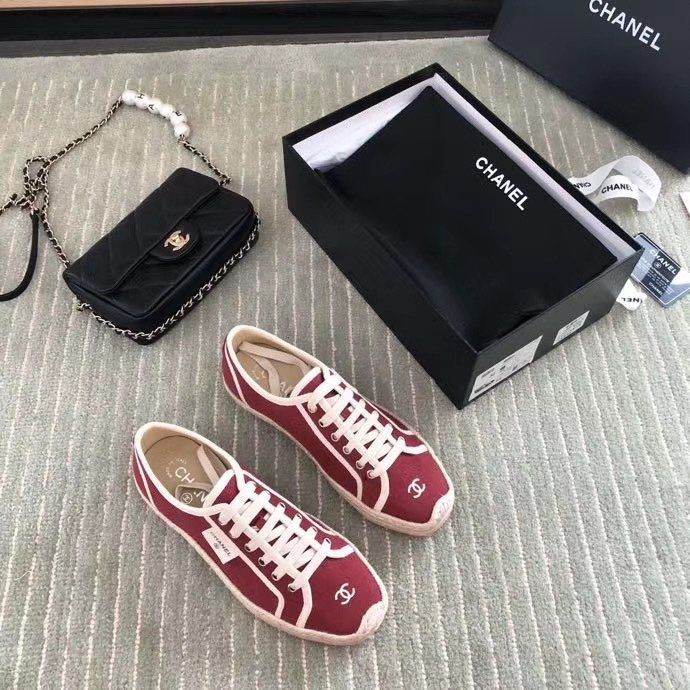 Chanel 20ss new embroidered embossed round head canvas shoes