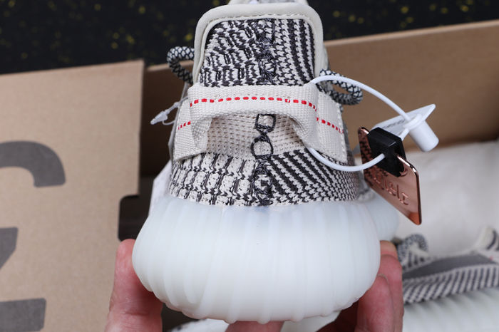 YEEZY BOOST 350 V2