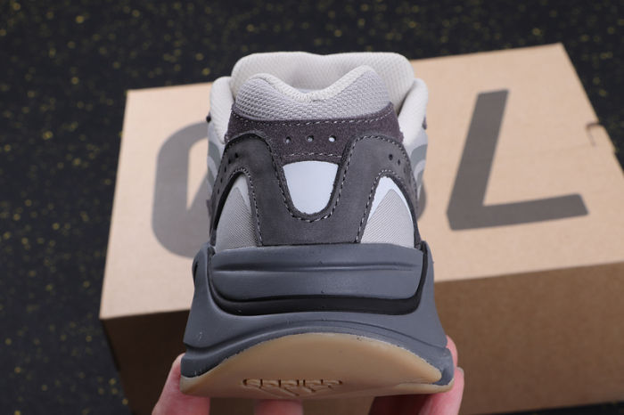 YEEZY BOOST 700