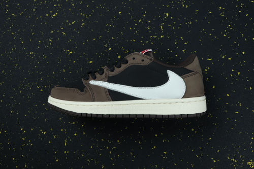 AJ 1 Low Retro Classics Shoes CQ4277-001